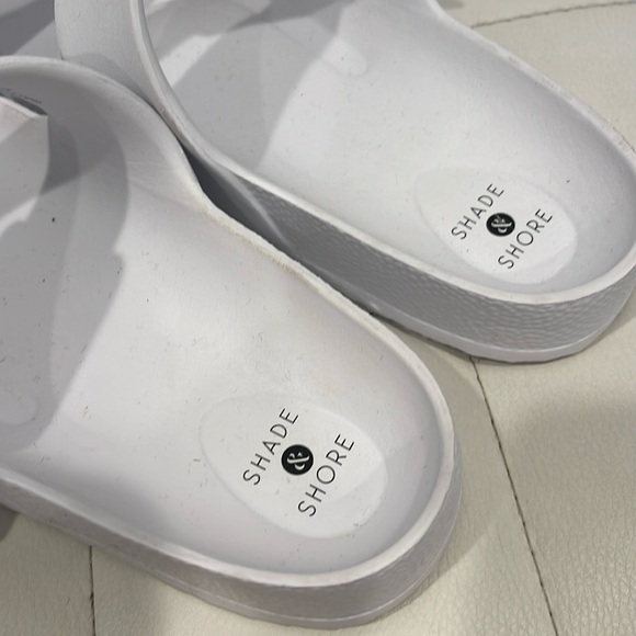 Shade & Shore white Slip on sandals size 8 - Picture 3 of 4